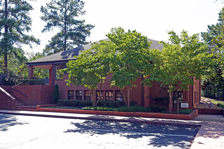 219 W Millbrook Rd, Raleigh, NC 27609