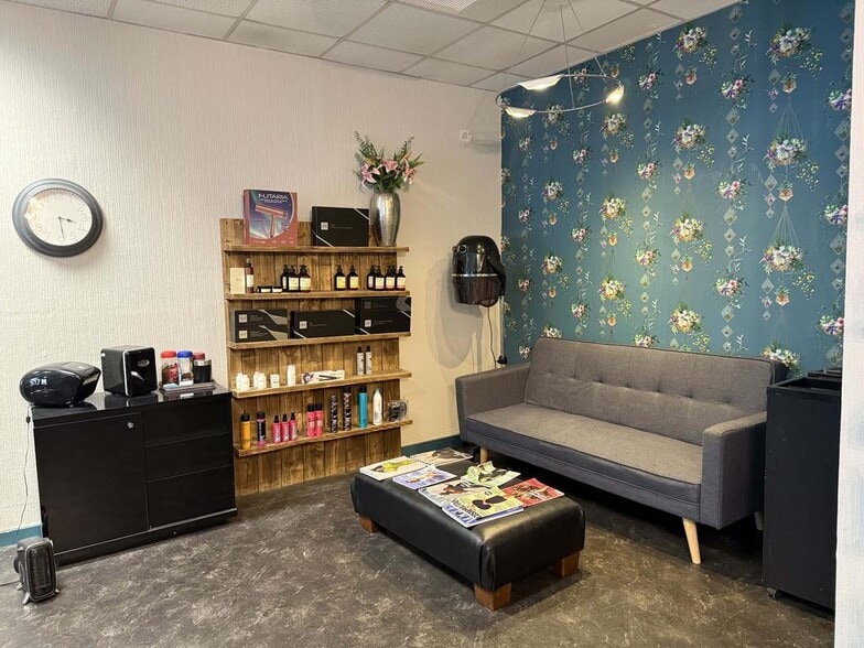 46 Murraygate, Dundee for sale - Building Photo - Image 3 of 7