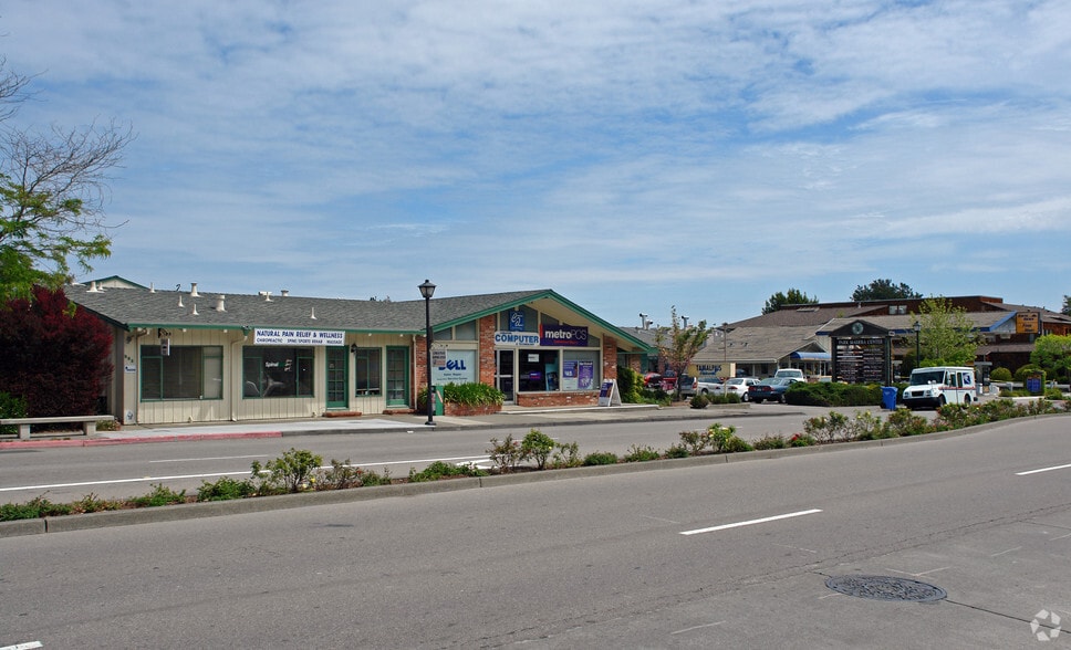 502-518 Tamalpais Dr, Corte Madera, CA for lease - Primary Photo - Image 1 of 8