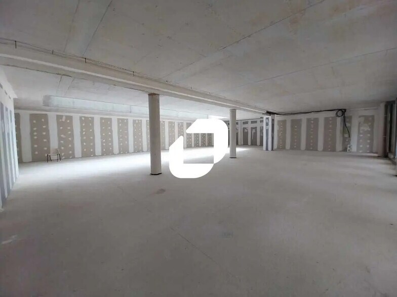 Office in Mauguio for lease - Interior Photo - Image 2 of 9