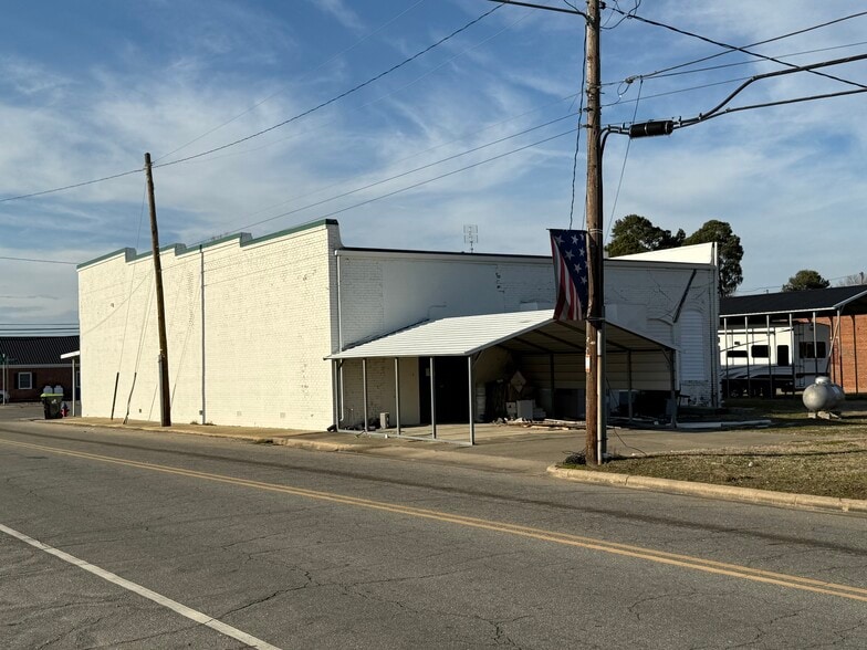 102 Center st, Calypso, NC for sale - Building Photo - Image 2 of 4