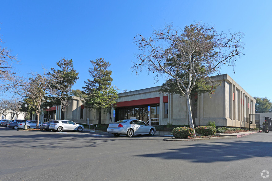 3496-3530 Breakwater Ct, Hayward, CA for lease - Primary Photo - Image 1 of 5