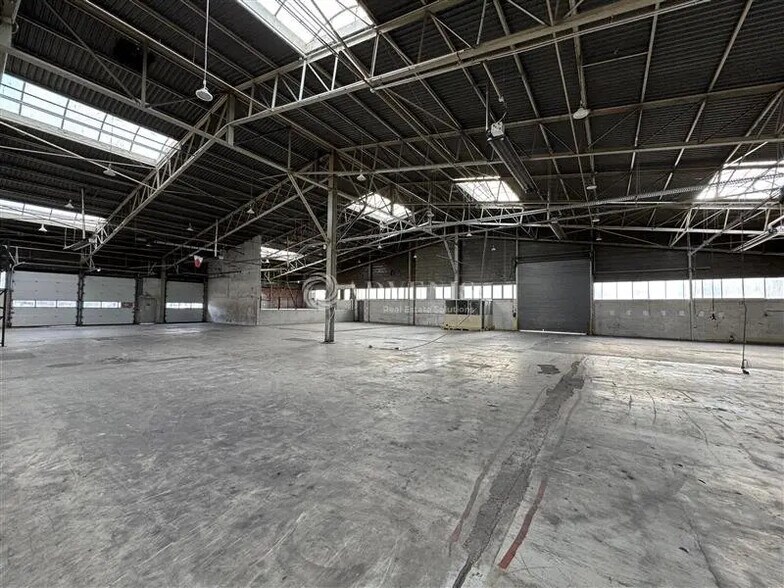 Flex in Geispolsheim for lease - Interior Photo - Image 3 of 5