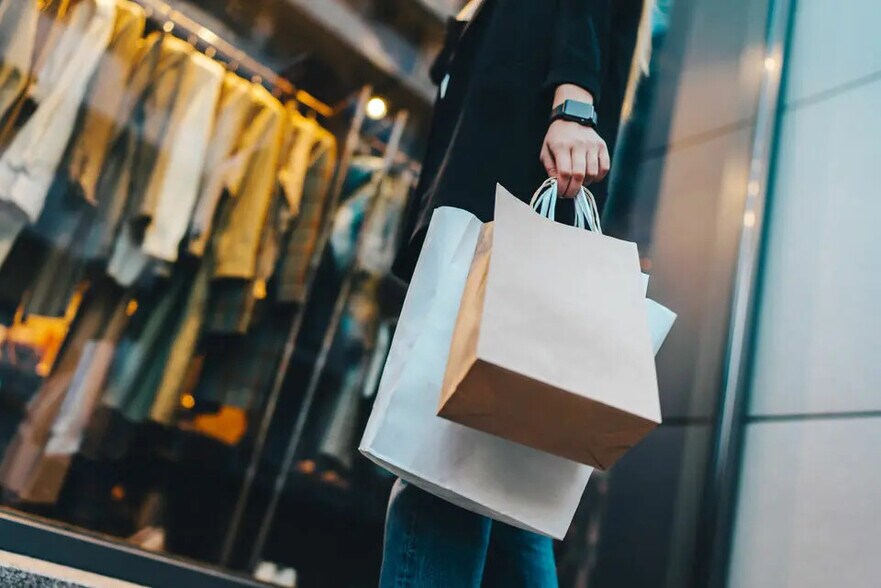 Retail in Pertuis for lease - Building Photo - Image 3 of 3