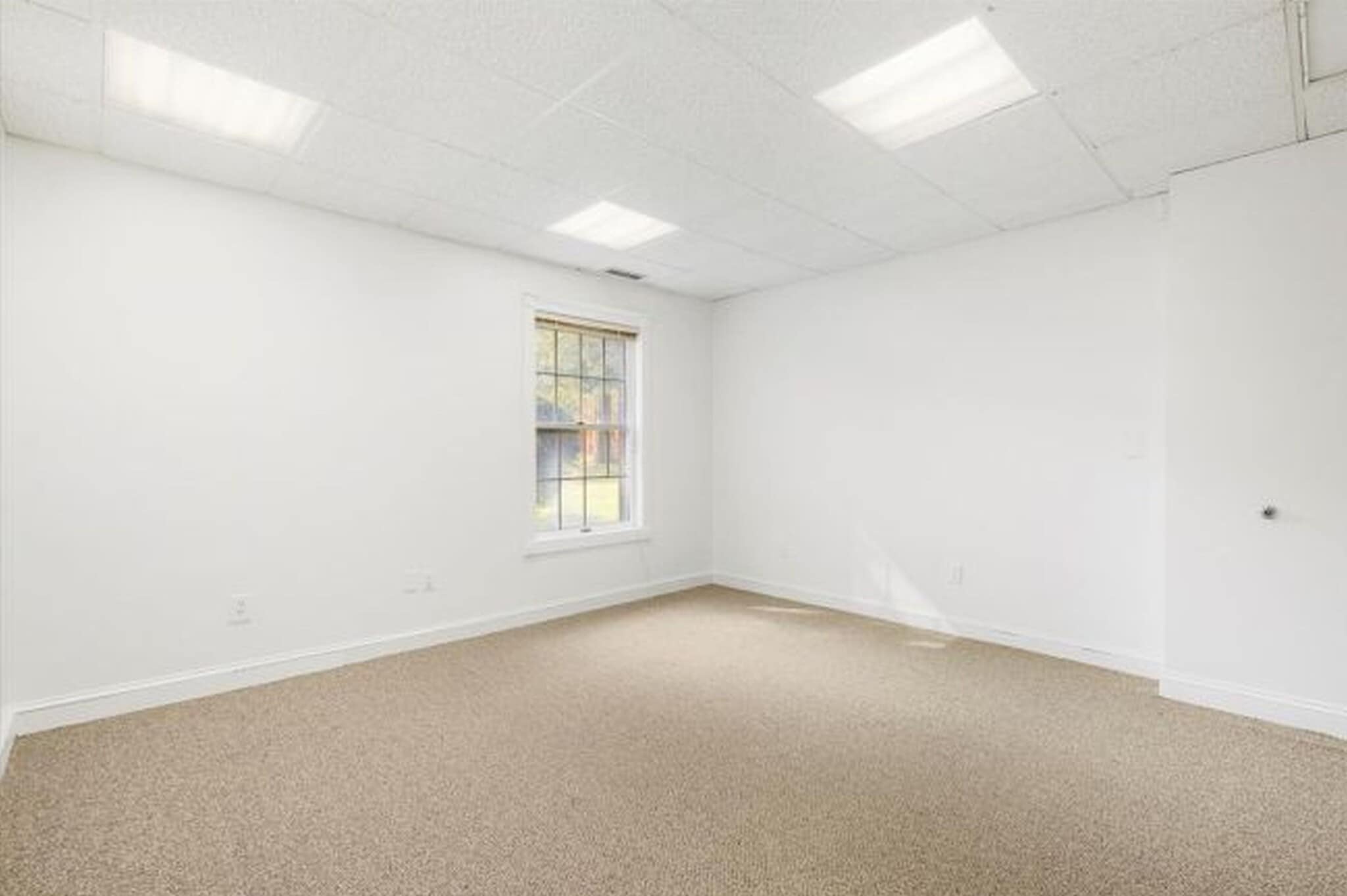 100 Stony Brook Ct, Newburgh, NY for lease Interior Photo- Image 1 of 3