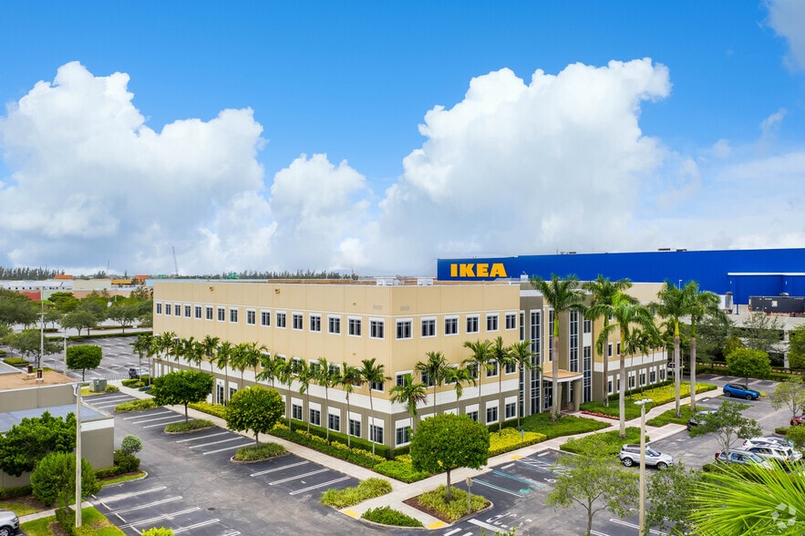 11430 NW 20th St, Miami, FL for lease - Building Photo - Image 2 of 5