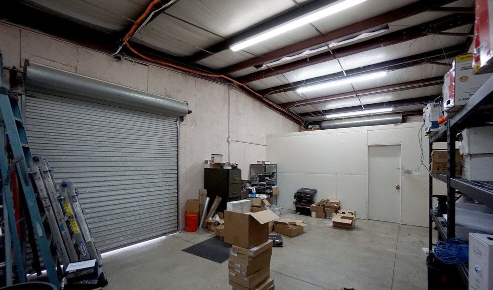 677 W Front St, Hutto, TX for sale - Building Photo - Image 1 of 1