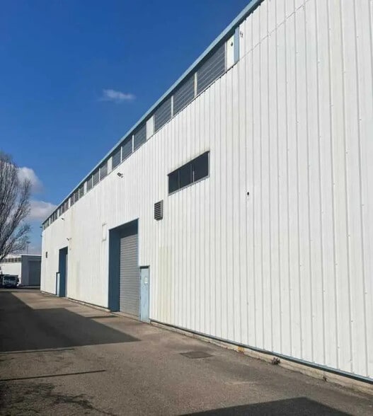 5 Avenue Karl Marx, Vaulx-en-Velin for lease - Building Photo - Image 2 of 8