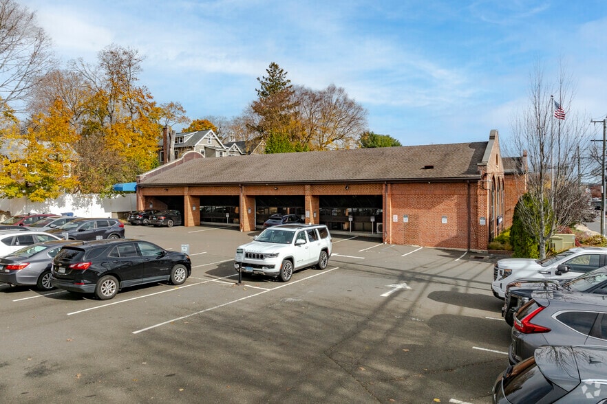 199 Elm St, New Canaan, CT for sale - Building Photo - Image 2 of 37