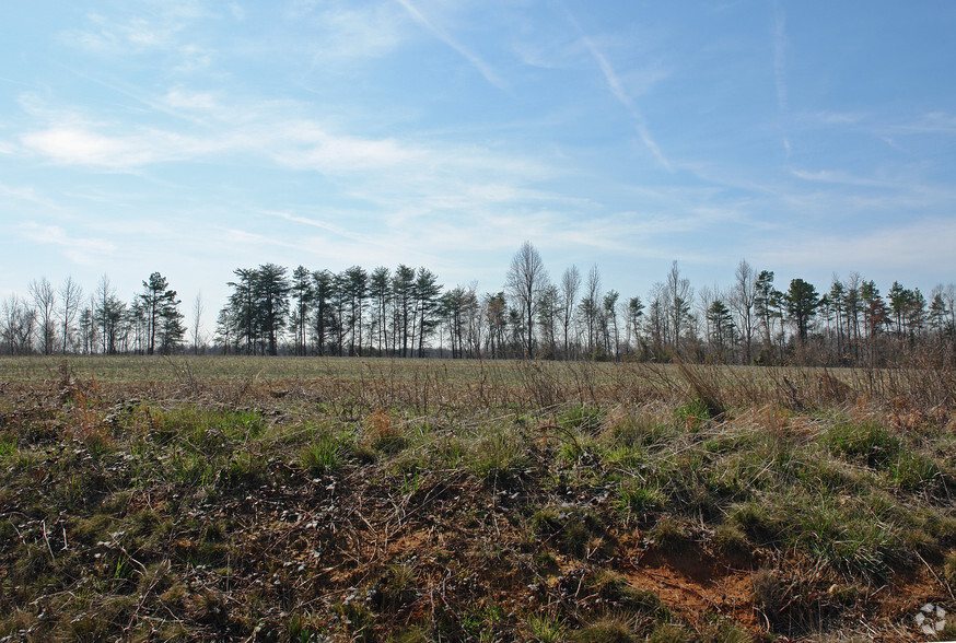 3740 Burlington Rd, Greensboro, NC for sale - Primary Photo - Image 1 of 1