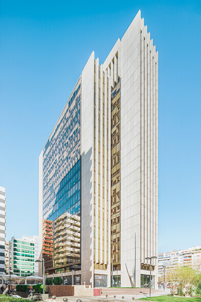 Paseo Castellana, 141, Madrid, Madrid for lease - Building Photo - Image 3 of 5