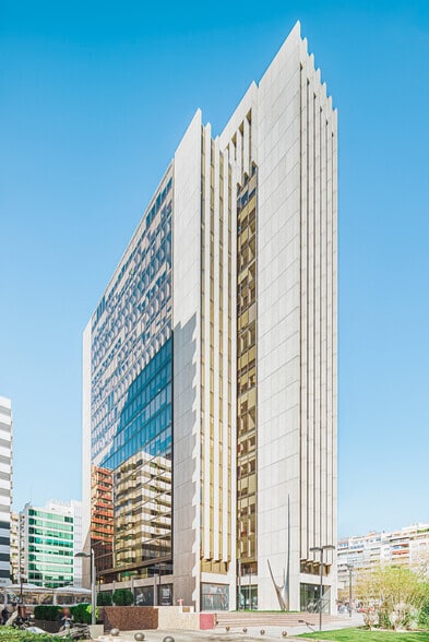 Regus Cuzco, Paseo Castellana, 141, Madrid, Madrid for lease - Building Photo - Image 3 of 5