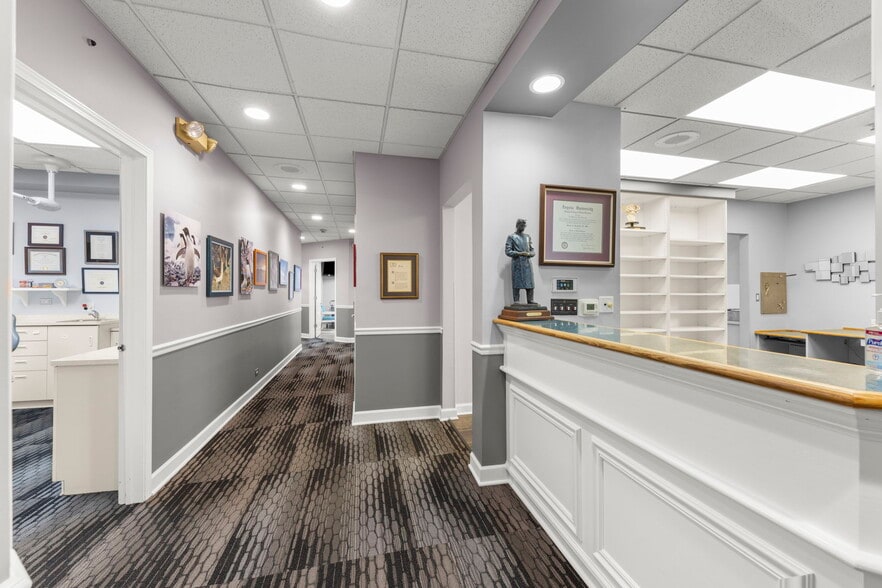 405 S Main St, Naperville, IL for lease - Interior Photo - Image 3 of 26