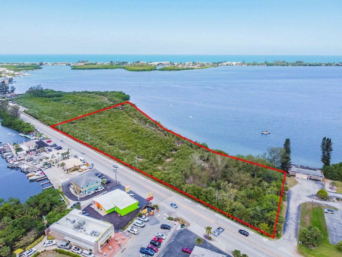 1250 Beach Rd, Englewood, FL 34223