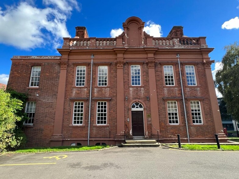 24 Lichfield Rd, Sutton Coldfield for sale - Building Photo - Image 1 of 19