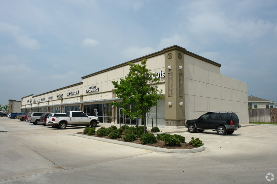 2251 FM 646 Rd W, Dickinson, TX for lease - Building Photo - Image 2 of 9