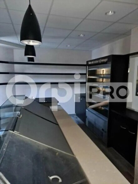 Retail in Châlons-en-Champagne for sale - Interior Photo - Image 3 of 5