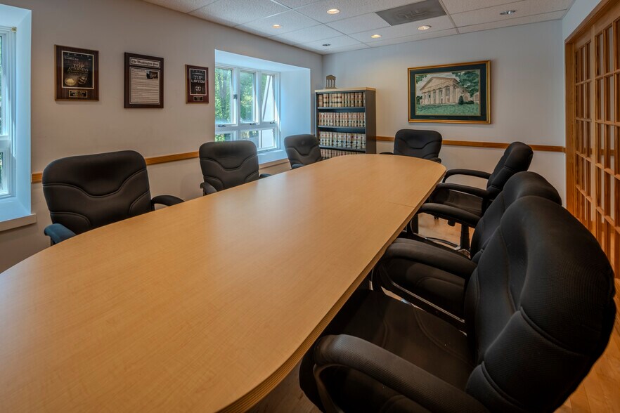 10621-10623 Jones St, Fairfax, VA for sale - Building Photo - Image 2 of 10