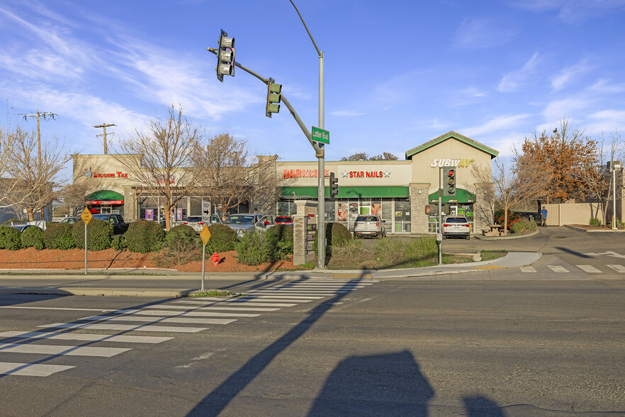 1060 S Main St, Red Bluff, CA for lease - Building Photo - Image 1 of 8