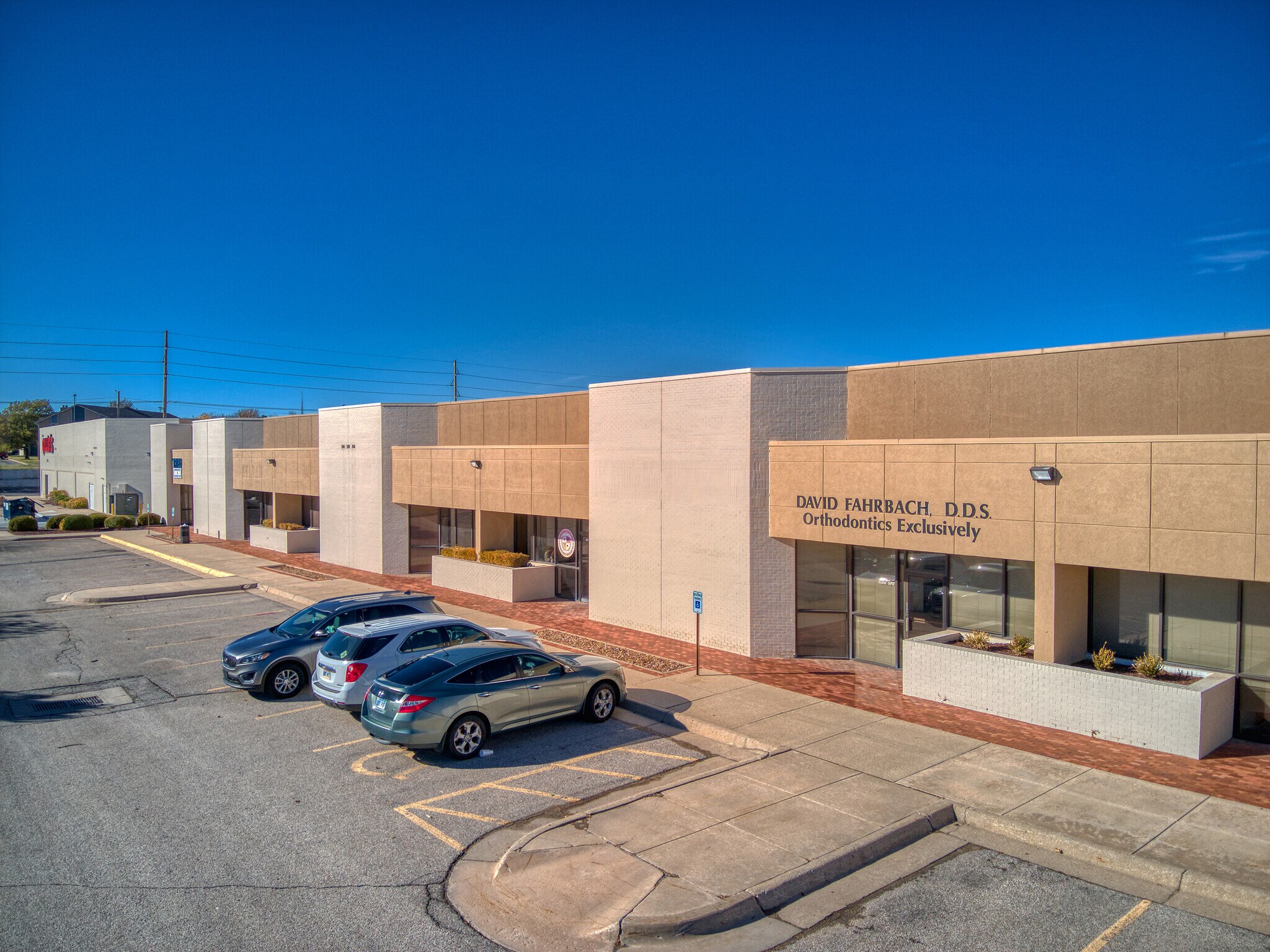 21202140 N Woodlawn St, Wichita, KS 67206 Huntley Yards