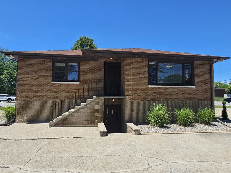 2708 45th Ave, Highland, IN for sale - Building Photo - Image 1 of 11