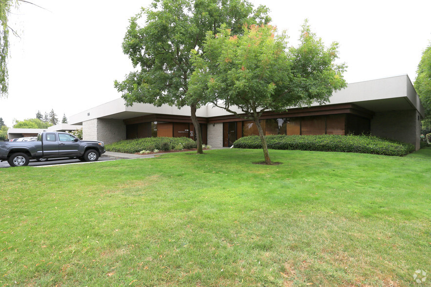 131 Stony Cir, Santa Rosa, CA for lease - Primary Photo - Image 1 of 13