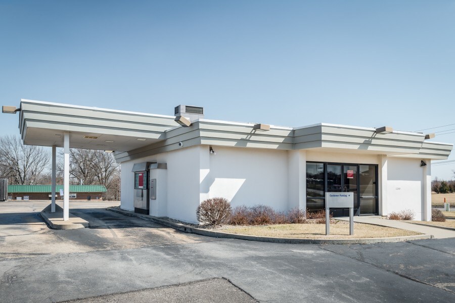 2200 SE 29th St, Topeka, KS for sale Building Photo- Image 1 of 1