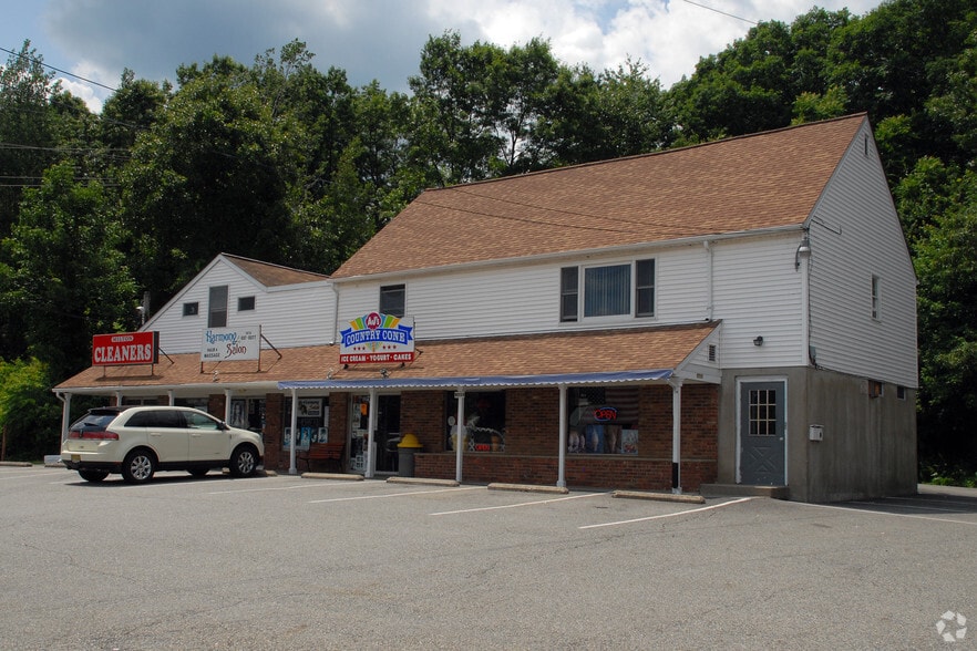 5711 Berkshire Valley Rd, Oak Ridge, NJ for lease - Primary Photo - Image 1 of 3