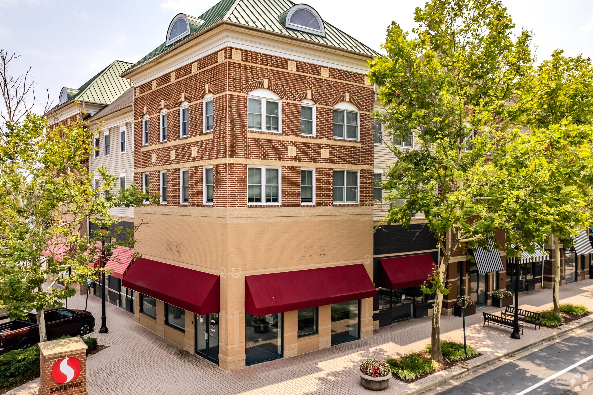 402 King Farm Blvd, Rockville, MD 20850 King Farm Village Center