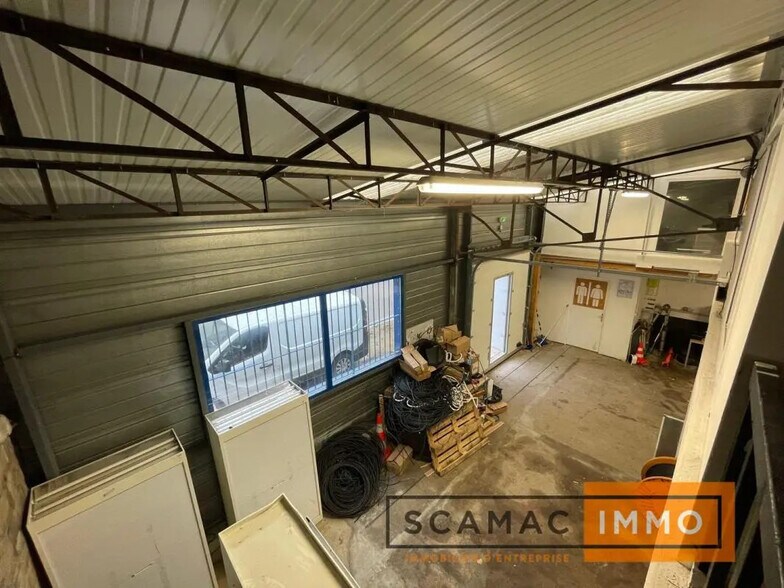 Industrial in Villeneuve-le-Roi for lease - Building Photo - Image 3 of 5