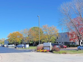 1811 High Grove Ln, Naperville, IL for lease Building Photo- Image 1 of 6