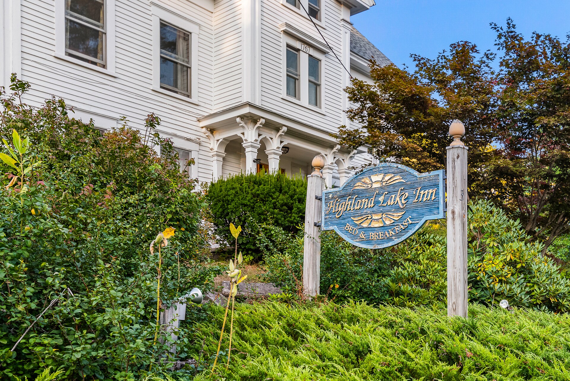 32 Maple St, Andover, NH for sale Building Photo- Image 1 of 36