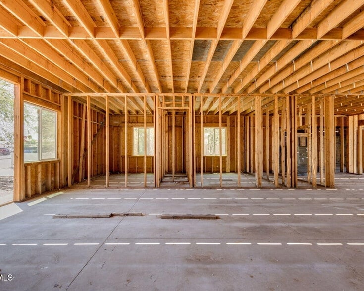 2210 W Morten Ave, Phoenix, AZ for sale - Building Photo - Image 3 of 13