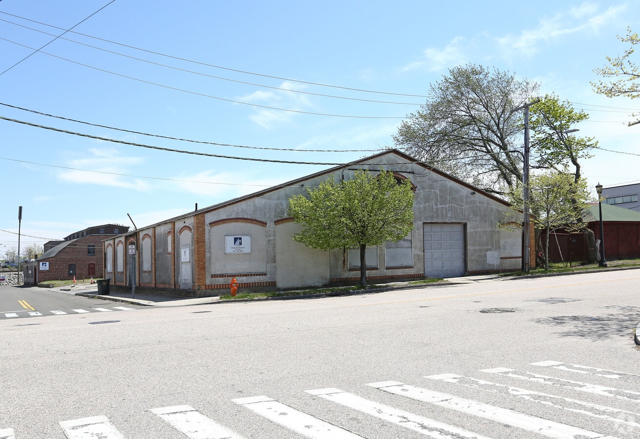 152 Howard St, New London, CT 06320