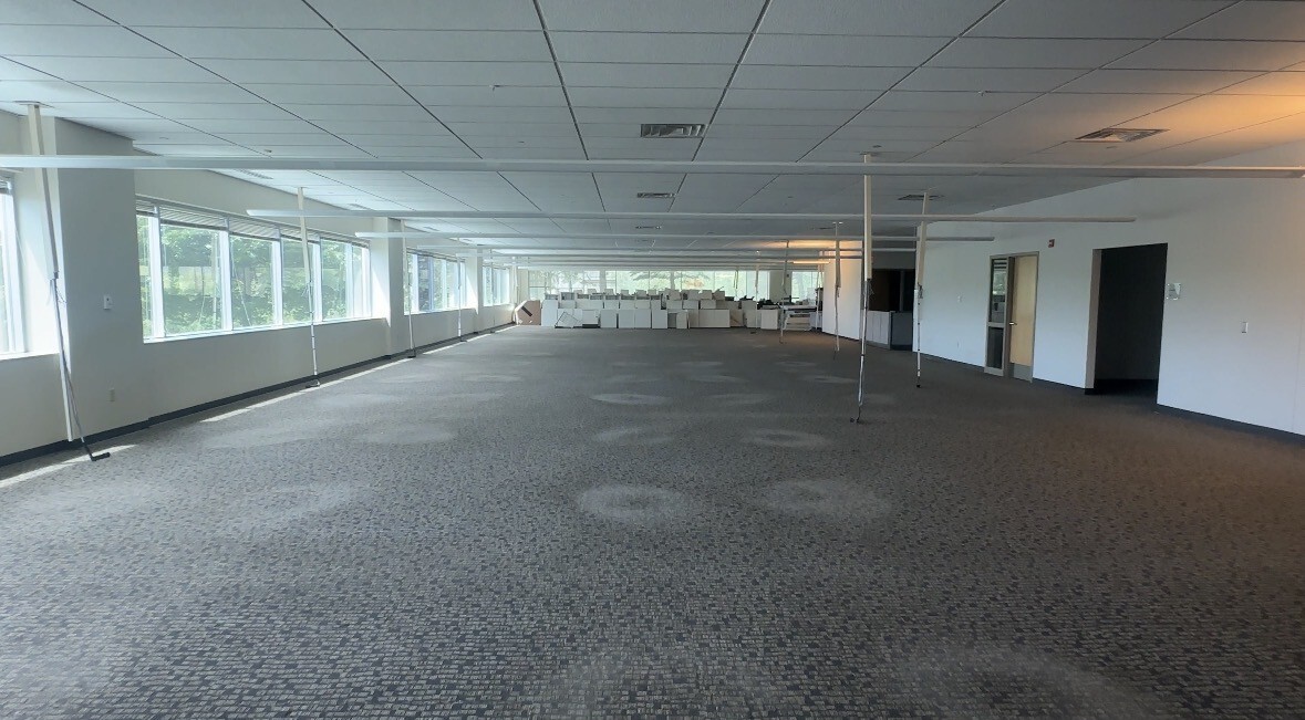 4316 Rice Lake Rd, Duluth, MN for lease Interior Photo- Image 1 of 6