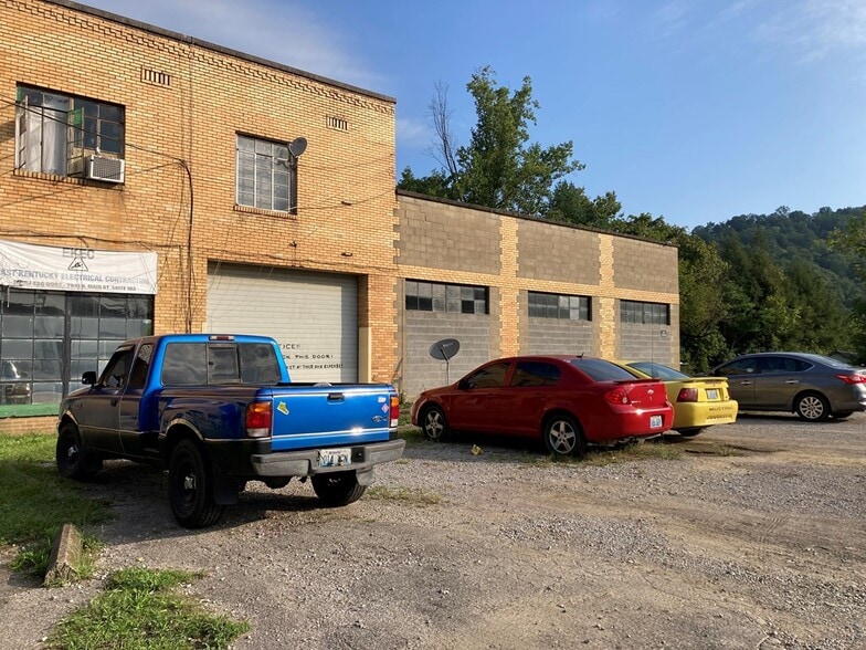 2841 N Main St, Hazard, KY for lease - Building Photo - Image 2 of 5
