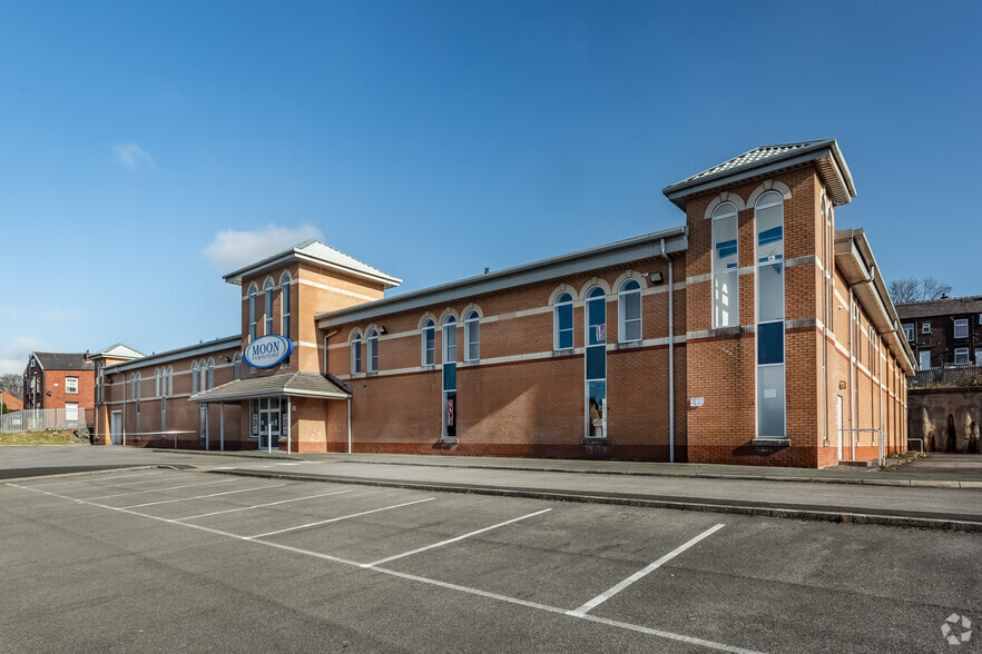 Rock Valley Way, Rochdale for lease - Primary Photo - Image 1 of 8