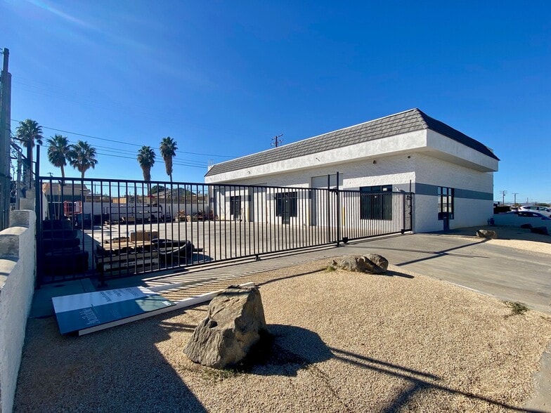 124 W Ovington St, Lancaster, CA for sale - Building Photo - Image 3 of 15