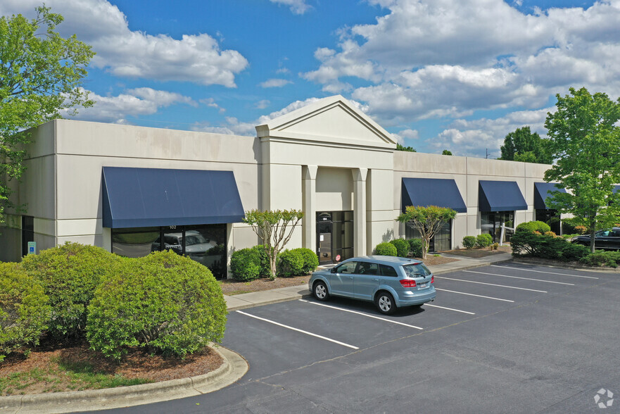 2638 Willard Dairy Rd, High Point, NC for lease - Primary Photo - Image 1 of 27