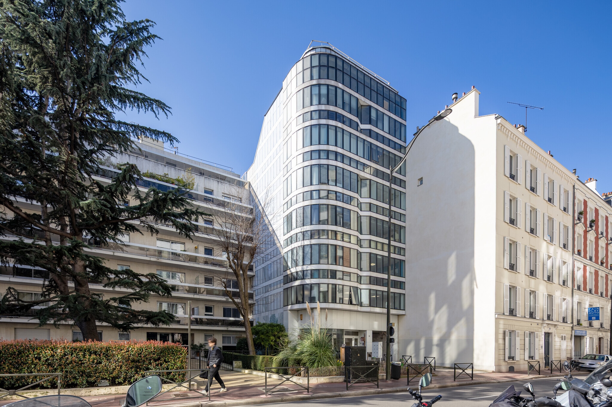 45 Rue Anatole France, Levallois-Perret for lease Primary Photo- Image 1 of 4