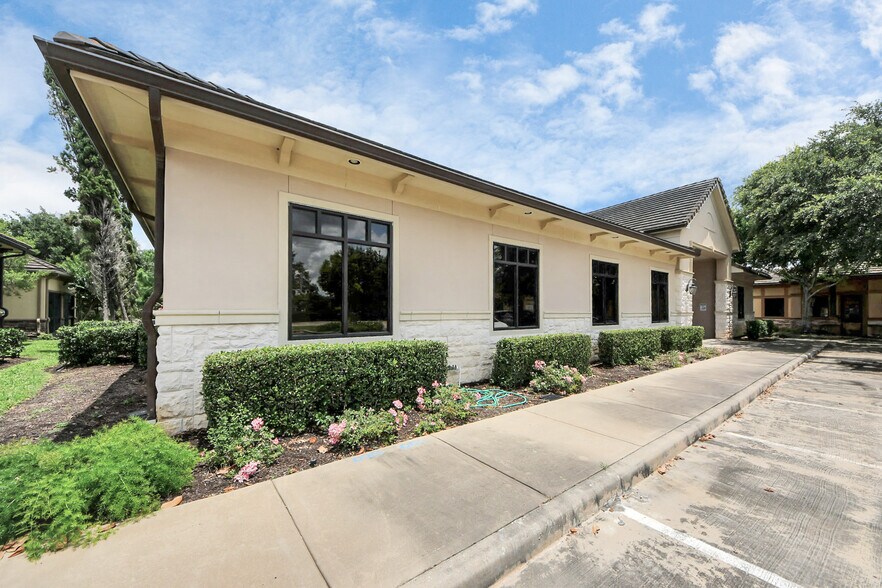 4610 Riverstone Blvd, Missouri City, TX for sale - Building Photo - Image 2 of 68