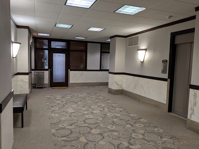 1600-1627 Sherman Ave, Evanston, IL for lease - Building Photo - Image 3 of 6