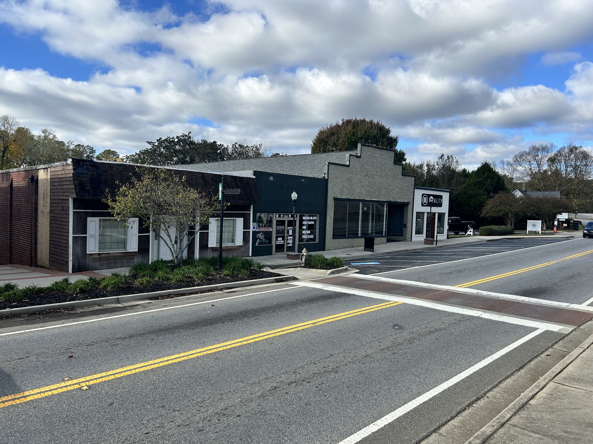 4871 N Main St, Acworth, GA for lease Building Photo- Image 1 of 15