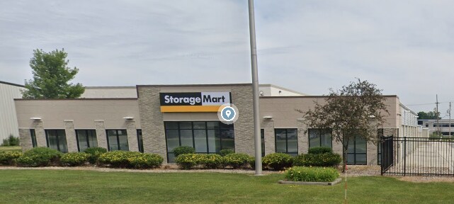 16500 W Glendale Dr, New Berlin, WI for lease - Primary Photo - Image 1 of 1