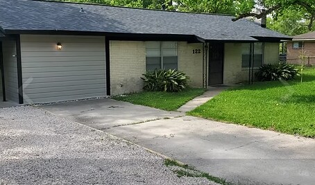 7 Properties for Sale in Huntsville, TX portfolio of 7 properties for sale on LoopNet.com - Primary Photo - Image 3 of 7