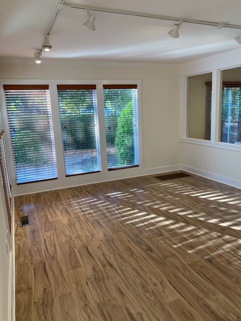 802 College Ave, Kentfield, CA for lease Interior Photo- Image 1 of 6