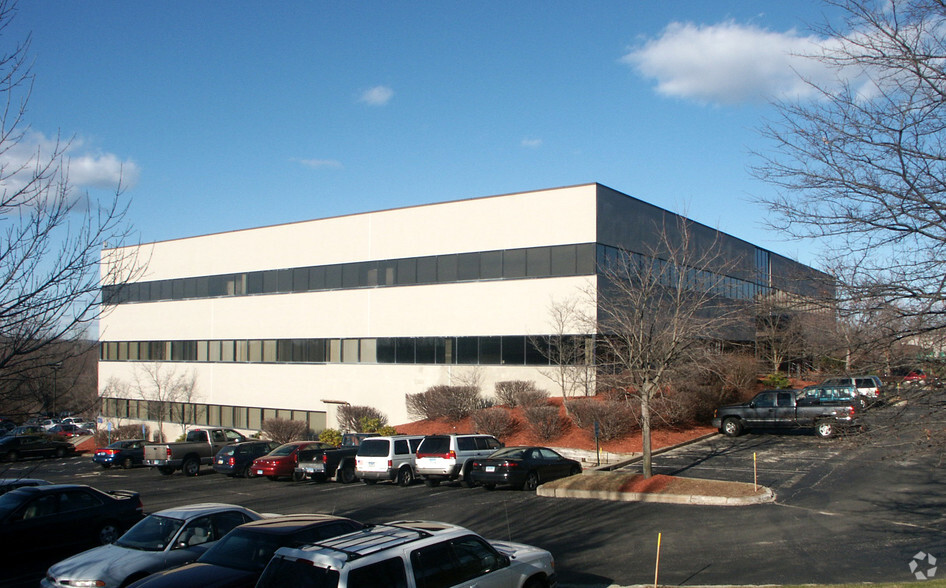 321 Research Pky, Meriden, CT for lease - Building Photo - Image 2 of 2