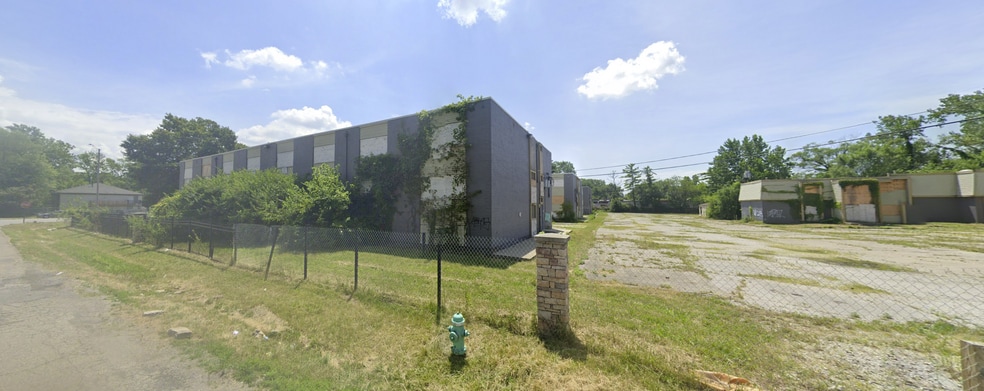 5080 Roselawn Dr, Indianapolis, IN for sale - Building Photo - Image 2 of 11