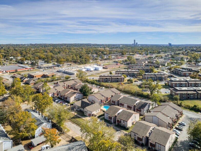 1054 E 57th Pl, Tulsa, OK for sale - Building Photo - Image 2 of 16