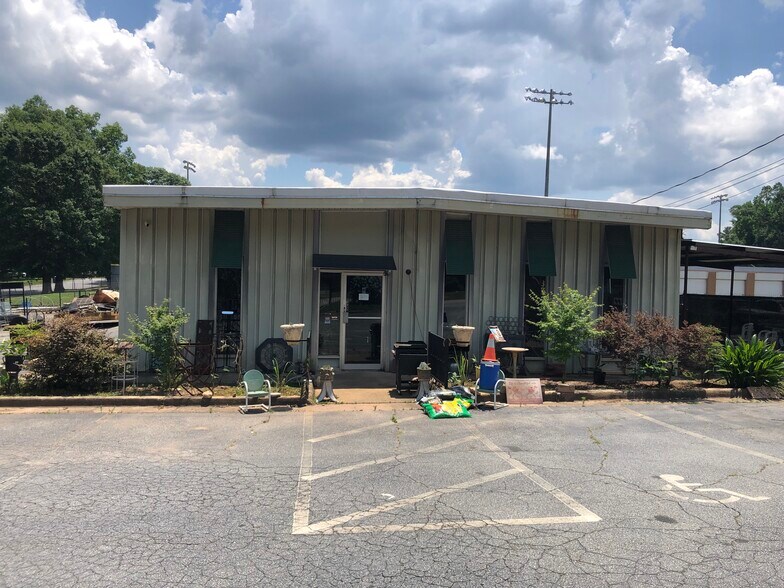 210 Bay St Ne, Fairburn, GA for sale - Building Photo - Image 1 of 1